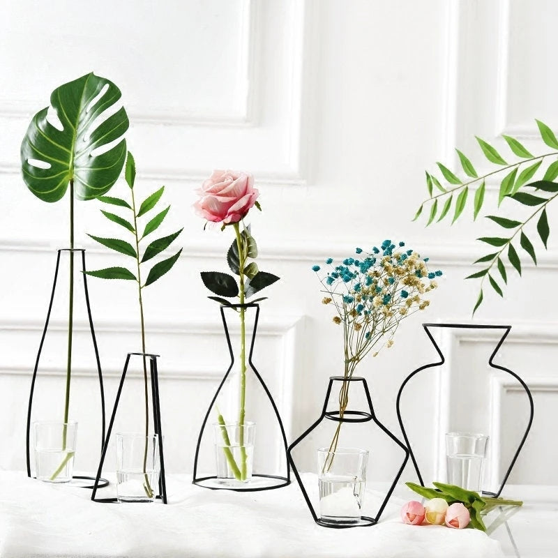 Retro Iron Line Vase