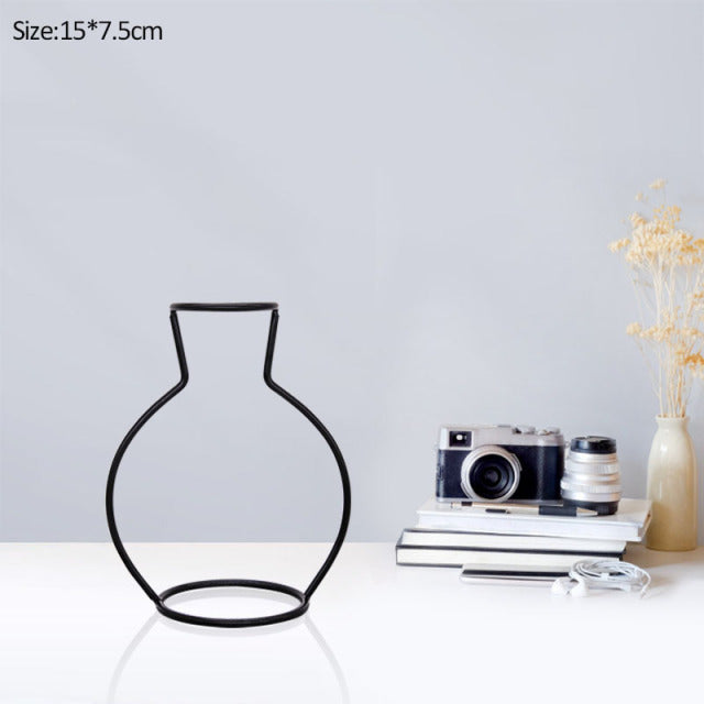 Retro Iron Line Vase